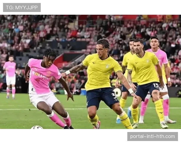 维罗纳0-2不敌莱切,保级形势进一步恶化 维罗纳0-2不敌莱切,保级形势进一步恶化