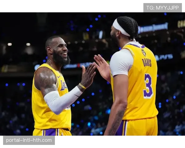 詹姆斯达成45000分里程碑,湖人主场举行简短仪式 詹姆斯达成45000分里程碑,湖人主场举行简短仪式